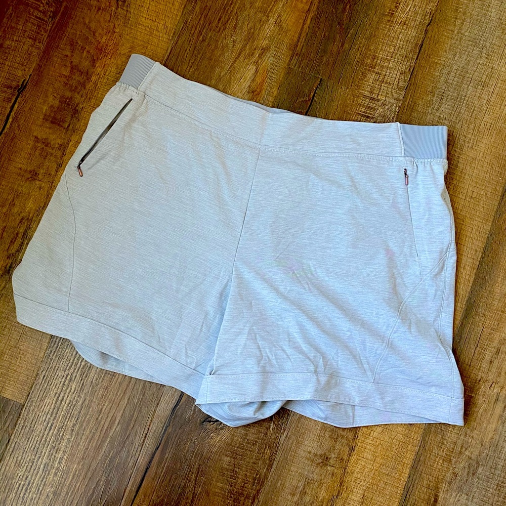 NWT 1X CALIA Anywhere 5” Cuff Short